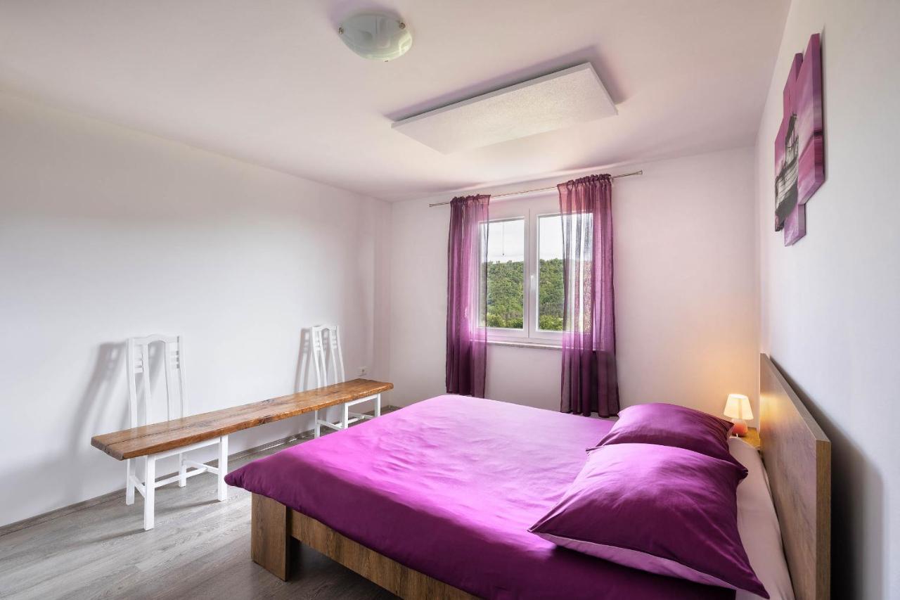 Touristfarm - Apartments "Red Fairytale" มาเรซิเก ภายนอก รูปภาพ