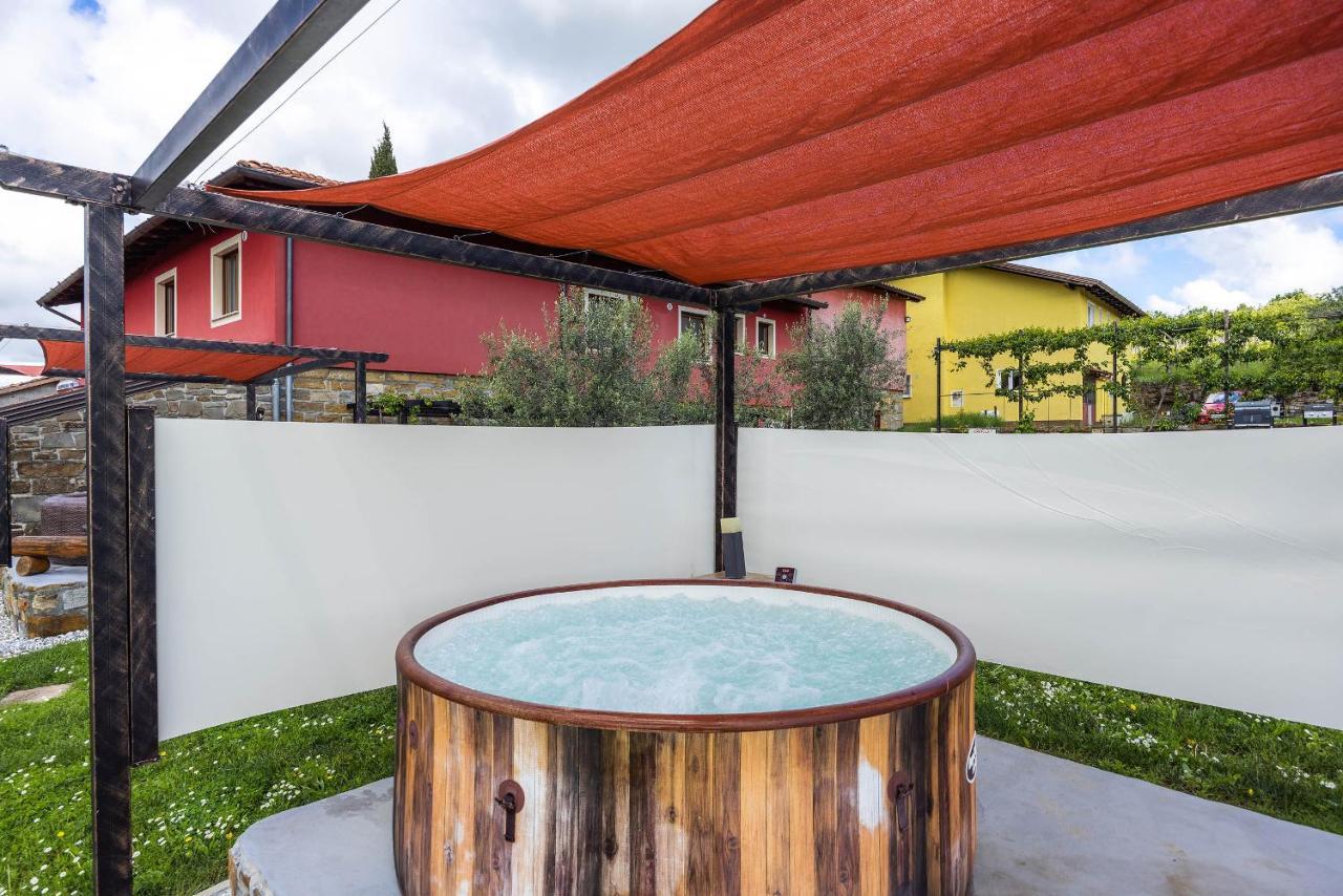 Touristfarm - Apartments "Red Fairytale" มาเรซิเก ภายนอก รูปภาพ