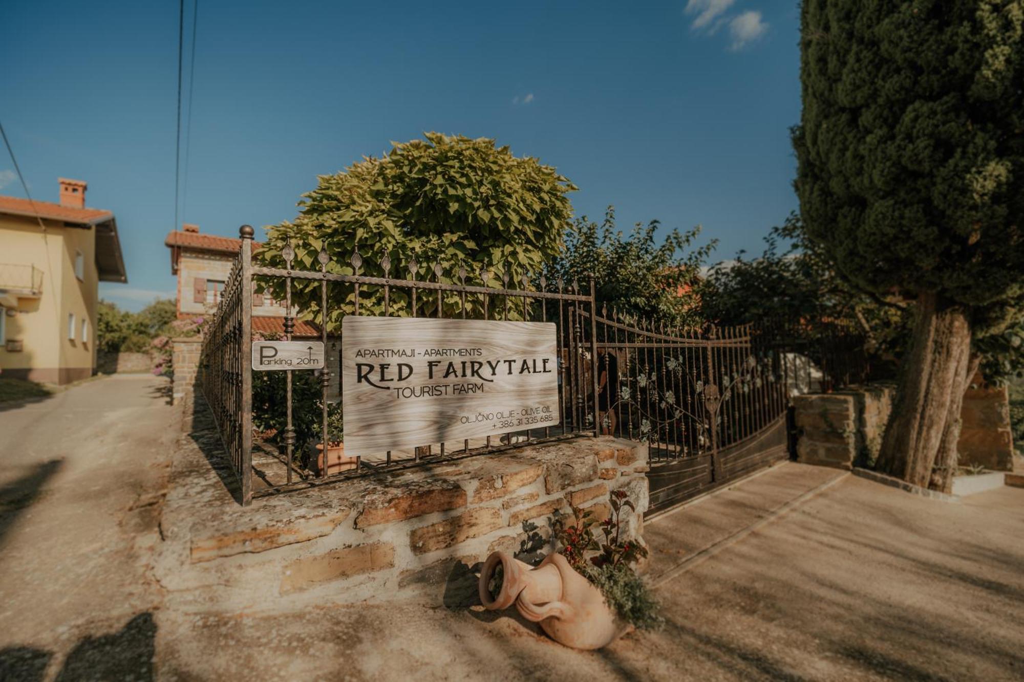 Touristfarm - Apartments "Red Fairytale" มาเรซิเก ภายนอก รูปภาพ